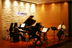 AG真人官方网新办公室音乐厅举办室内小型音乐会 